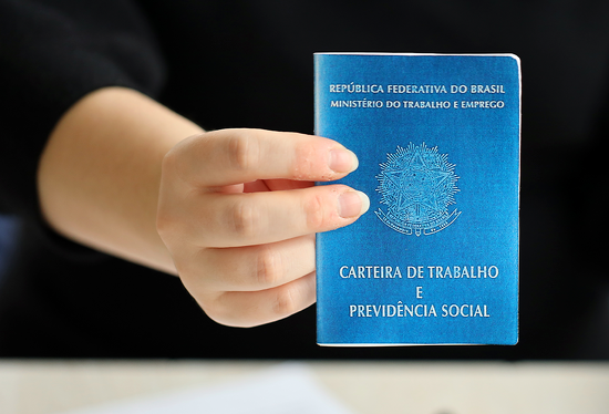 Trabalho aos sábados: o que diz a CLT e quando a jornada gera hora extra?